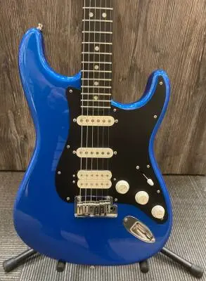 Fender - American Ultra II Stratocaster HSS, Ebony Fingerboard with Case - Noble Blue